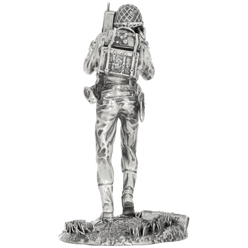 256-4-oz-Antique-Finish-Silver-Soldiers-Collection-Eye-s-on-Earl-Statue-New-Box-CoA-3.jpg 4 oz Antique Finish Silver Soldiers Collection Eye's on Earl Statue (New, Box + CoA)