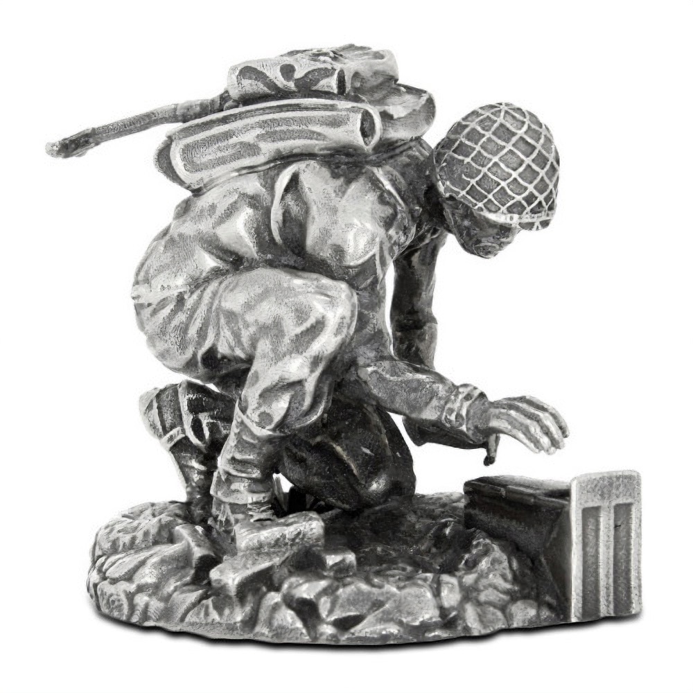 4 oz Antique Finish Silver Soldiers Collection Billy Bullets Statue (New, Box + CoA)