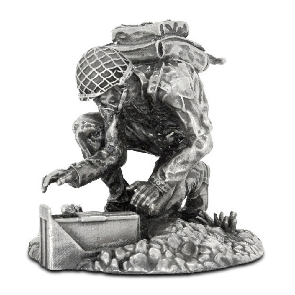 500-4-oz-Antique-Finish-Silver-Soldiers-Collection-Billy-Bullets-Statue-New-Box-CoA-3.jpg 4 oz Antique Finish Silver Soldiers Collection Billy Bullets Statue (New, Box + CoA)